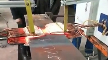 大型工字钢两头加热整形